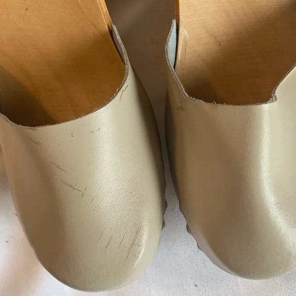 Leather clogs - Picture 6 of 9